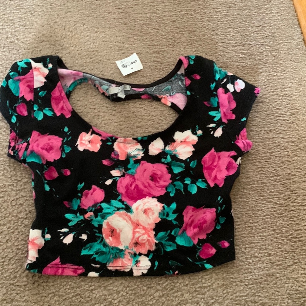 Charlotte Russe  size small nwt crop top heart cut out back that cross crosses